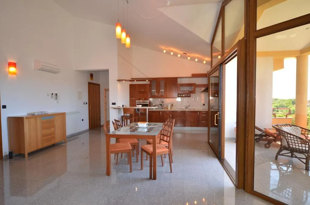 Apartments Ana Wellness Ровинь