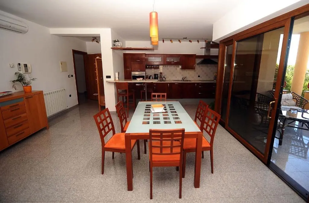 Apartments Ana Wellness Ровинь